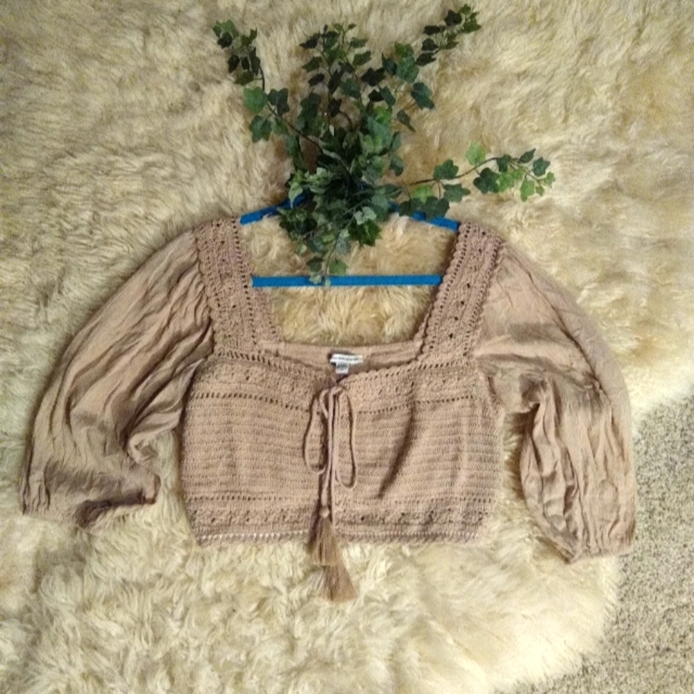 American Eagle, renaissance style crop top size Large NWT